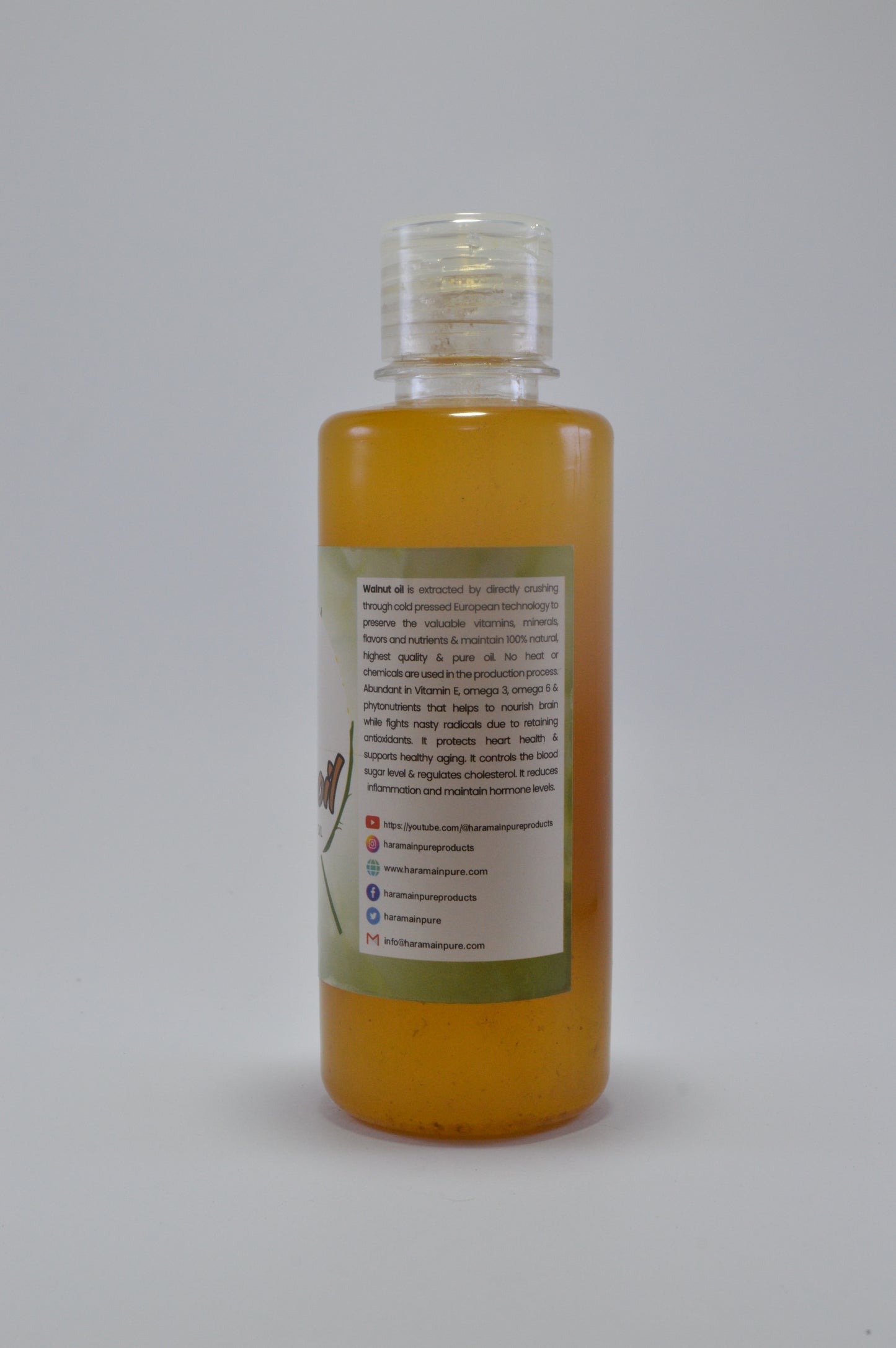 Haramain Pure Products – Cold Pressed Walnut Oil (100% Natural)

• Type: Cold Pressed Walnut Oil
• Extraction Method: Cold-pressed to preserve natural nutrients and aroma
• Purity: 100% pure, unrefined, and chemical-free
• Source: Premium quality fresh walnuts

🌿 Key Benefits:

• Deeply nourishes scalp and promotes strong, shiny hair
• Helps reduce dandruff and dryness naturally
• Rich in Omega-3 fatty acids and Vitamin E for hair & skin health
• Improves skin elasticity and gives a natural glow
• Supports